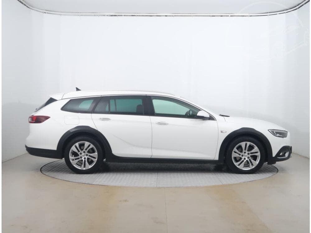 2019 Opel INSIGNIA - 11