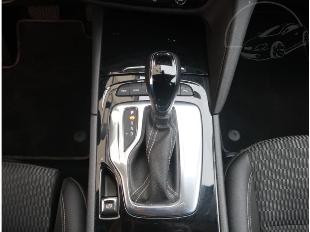 2019 Opel INSIGNIA - 25