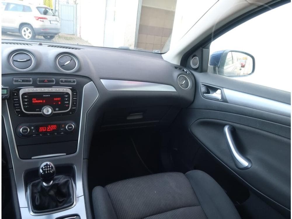 2012 Ford MONDEO - 8