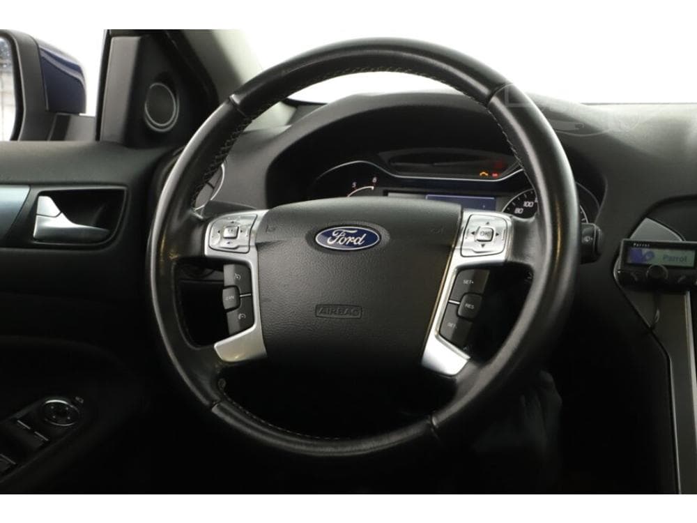 2012 Ford MONDEO - 11