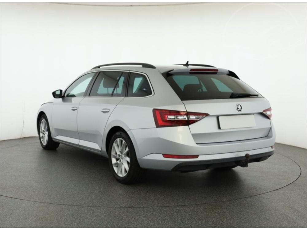 2018 Škoda SUPERB - 10