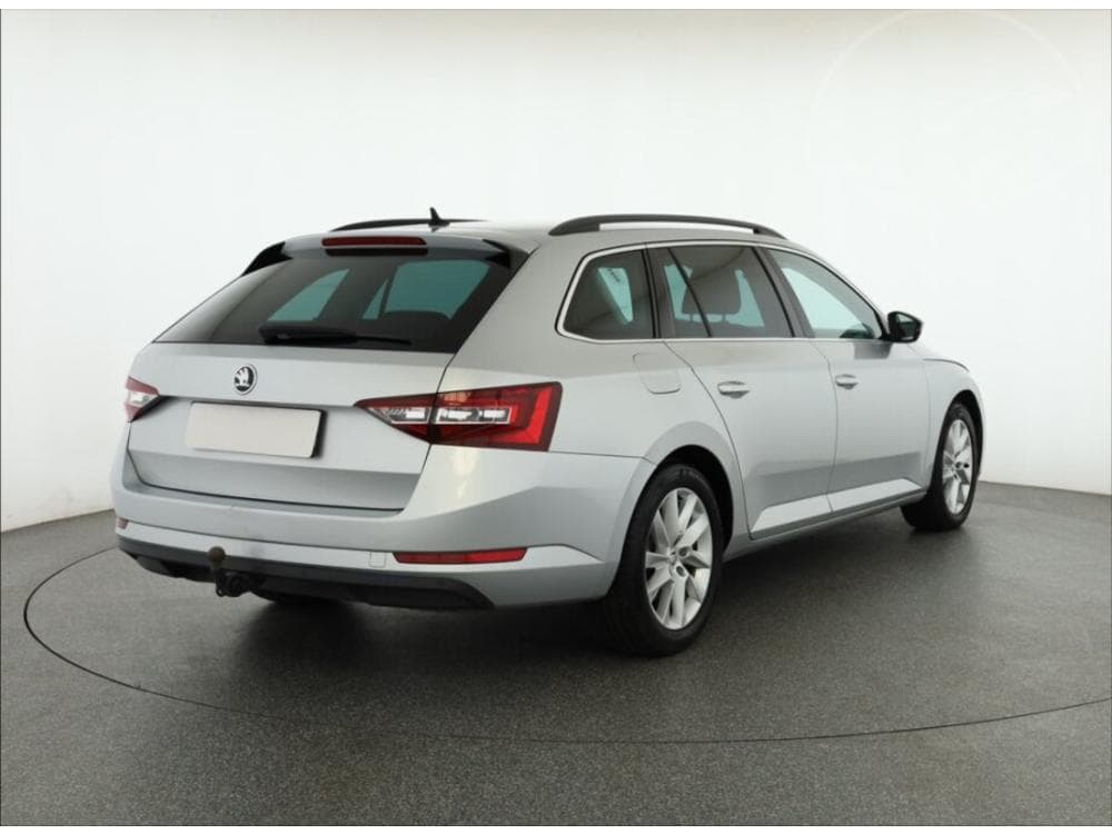 2018 Škoda SUPERB - 13