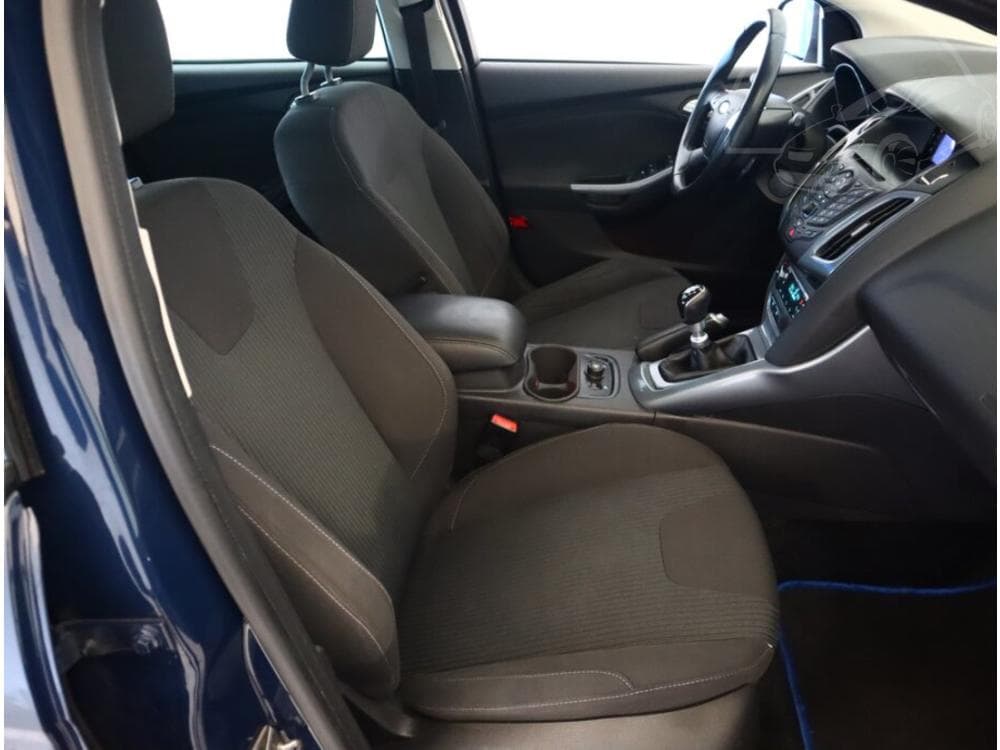 2012 Ford FOCUS - 25