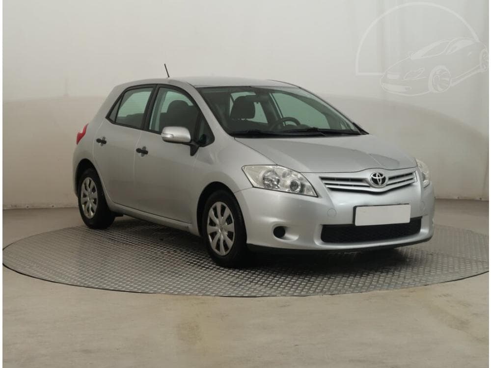 2012 Toyota AURIS
