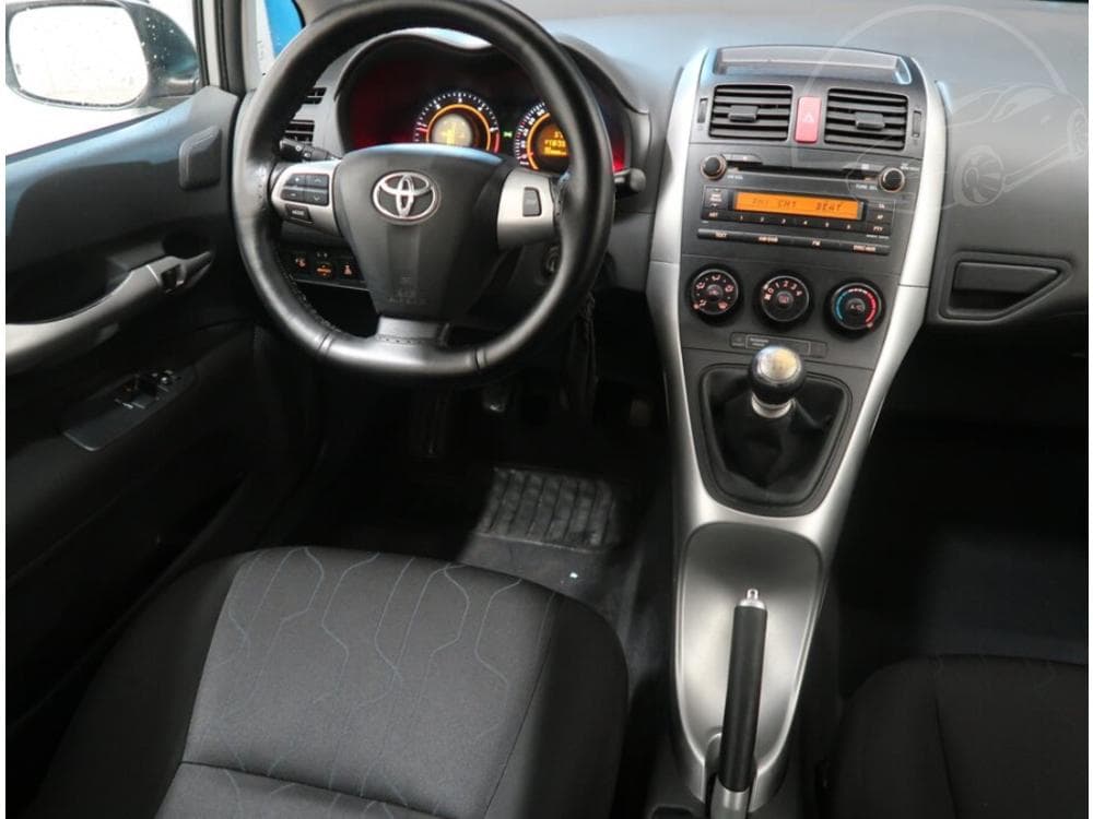 2012 Toyota AURIS - 7