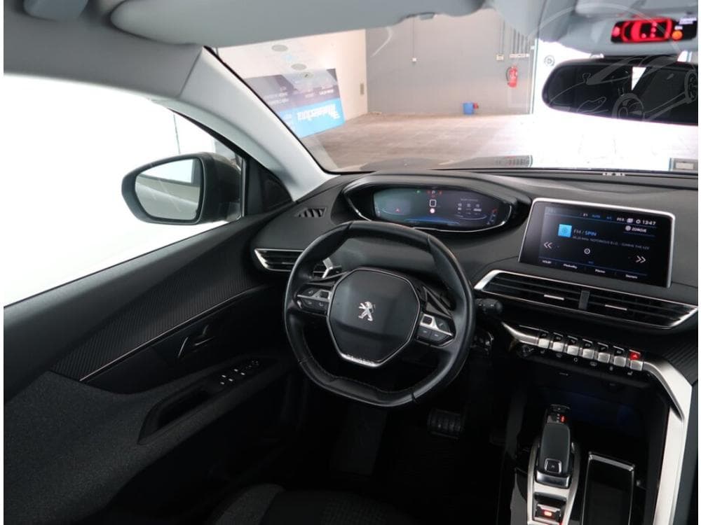 2019 Peugeot 3008 - 13