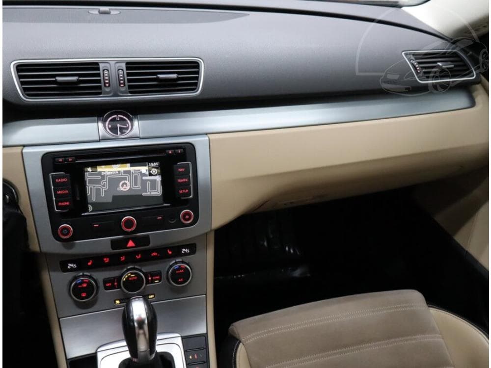 2012 Volkswagen Cc - 8