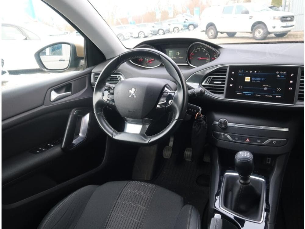 2018 Peugeot 308 - 7