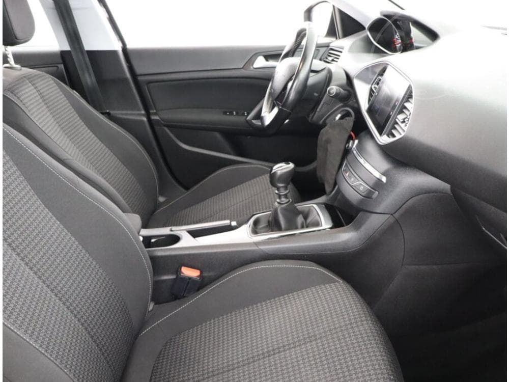 2019 Peugeot 308 - 9