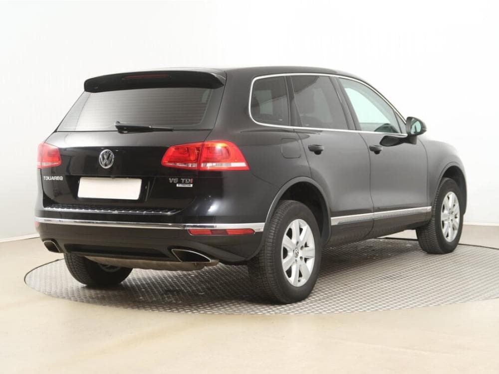 2016 Volkswagen Touareg - 5