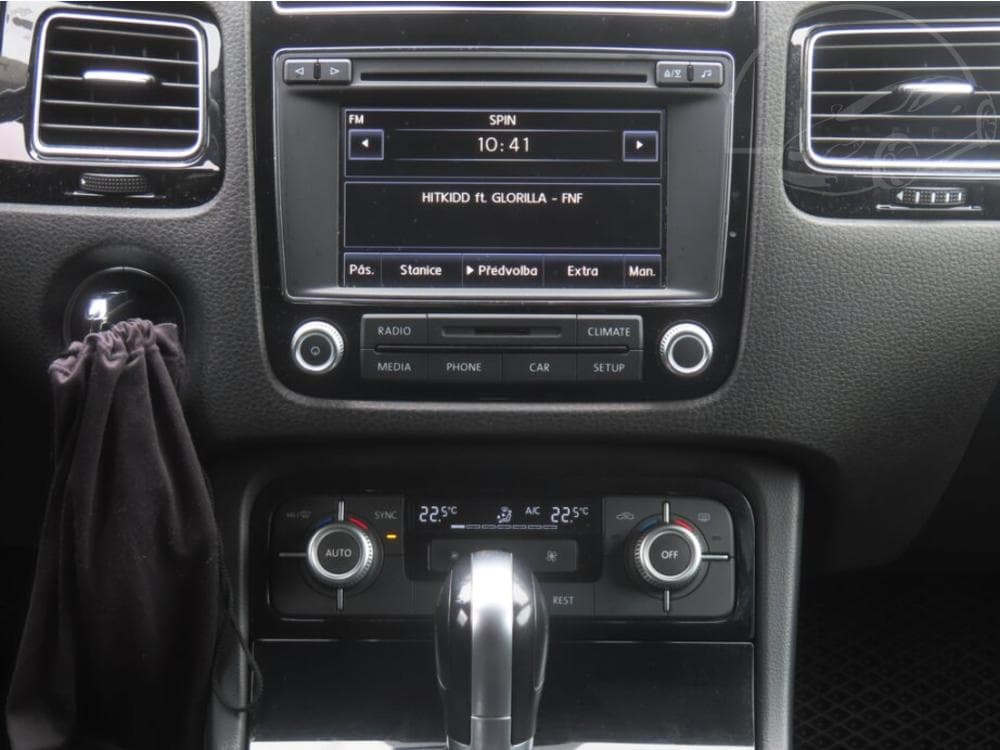 2016 Volkswagen Touareg - 12