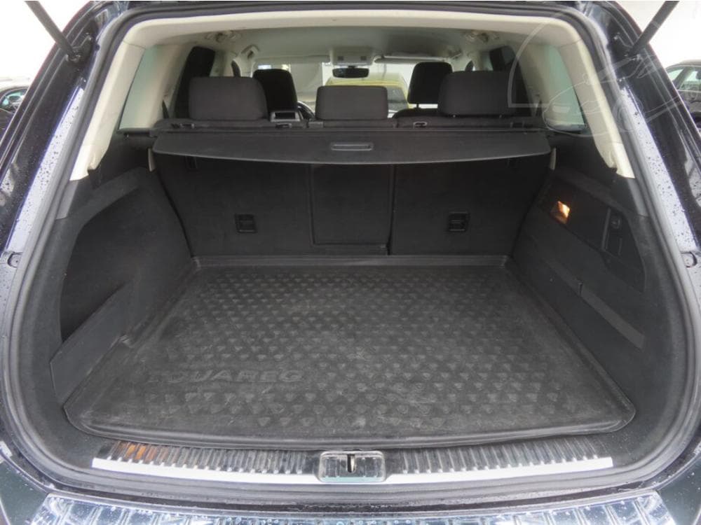 2016 Volkswagen Touareg - 13