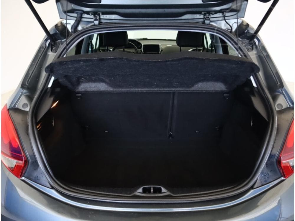 2017 Peugeot 208 - 12