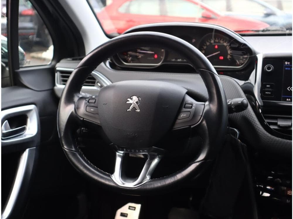 2017 Peugeot 208 - 14