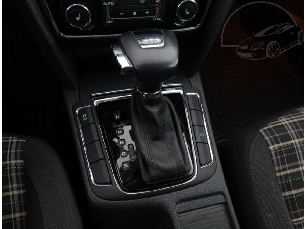2012 Škoda SUPERB - 11