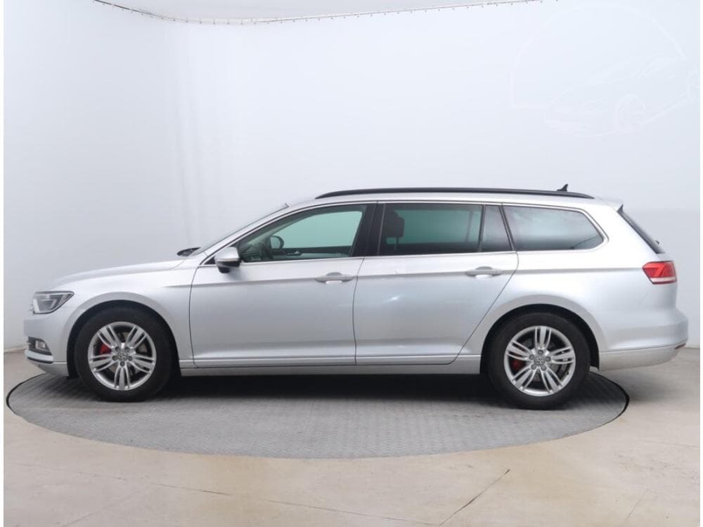 2015 Volkswagen PASSAT - 11