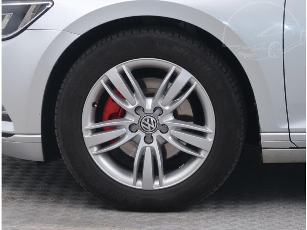 2015 Volkswagen PASSAT - 71