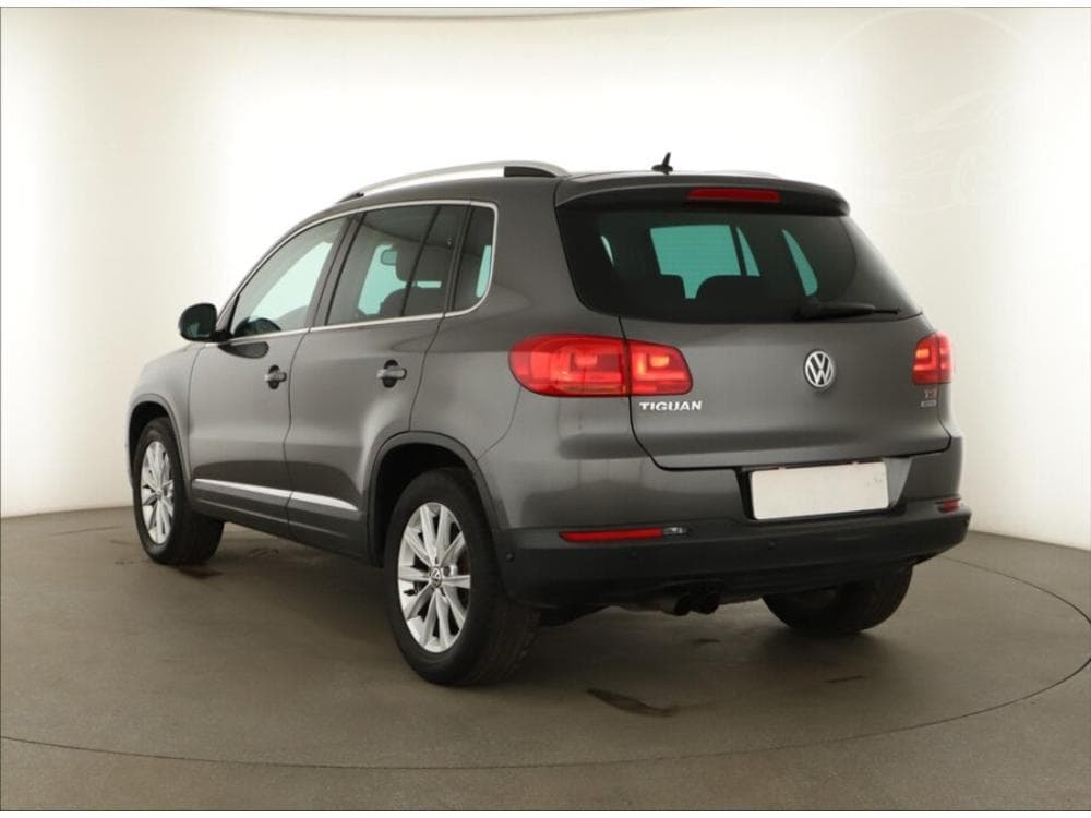 2012 Volkswagen Tiguan - 4