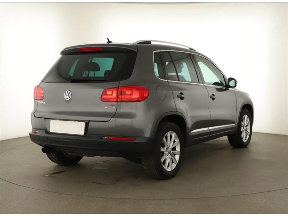 2012 Volkswagen Tiguan - 5
