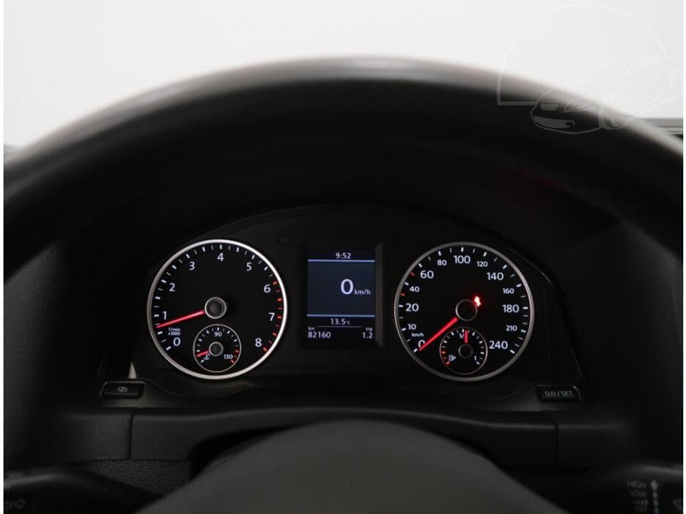 2012 Volkswagen Tiguan - 11