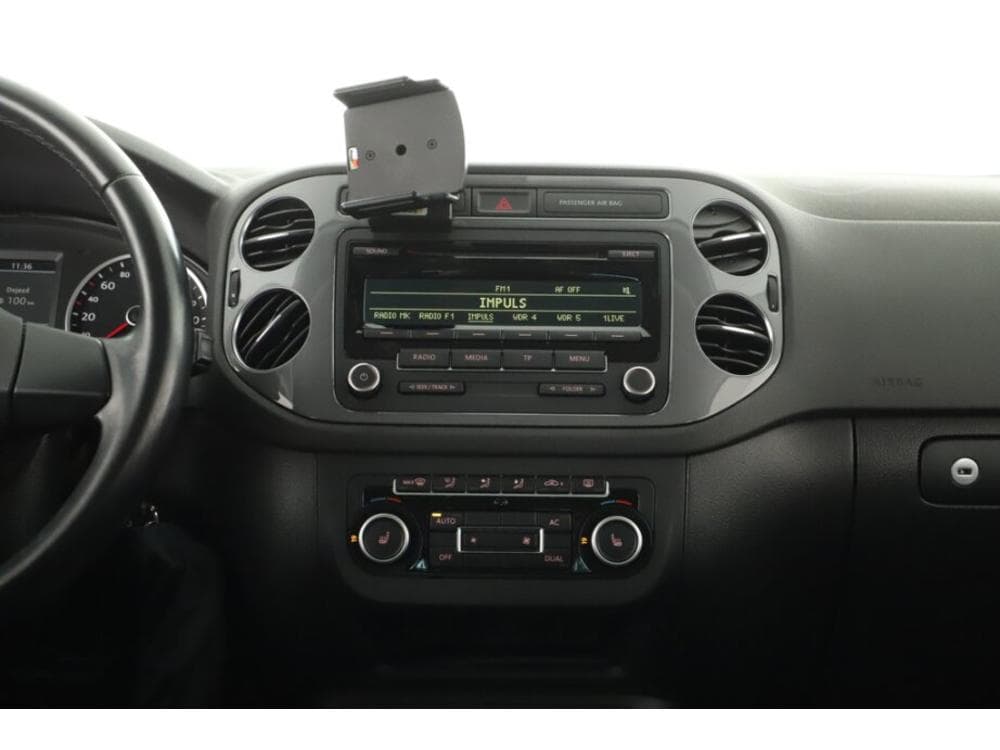 2012 Volkswagen Tiguan - 14