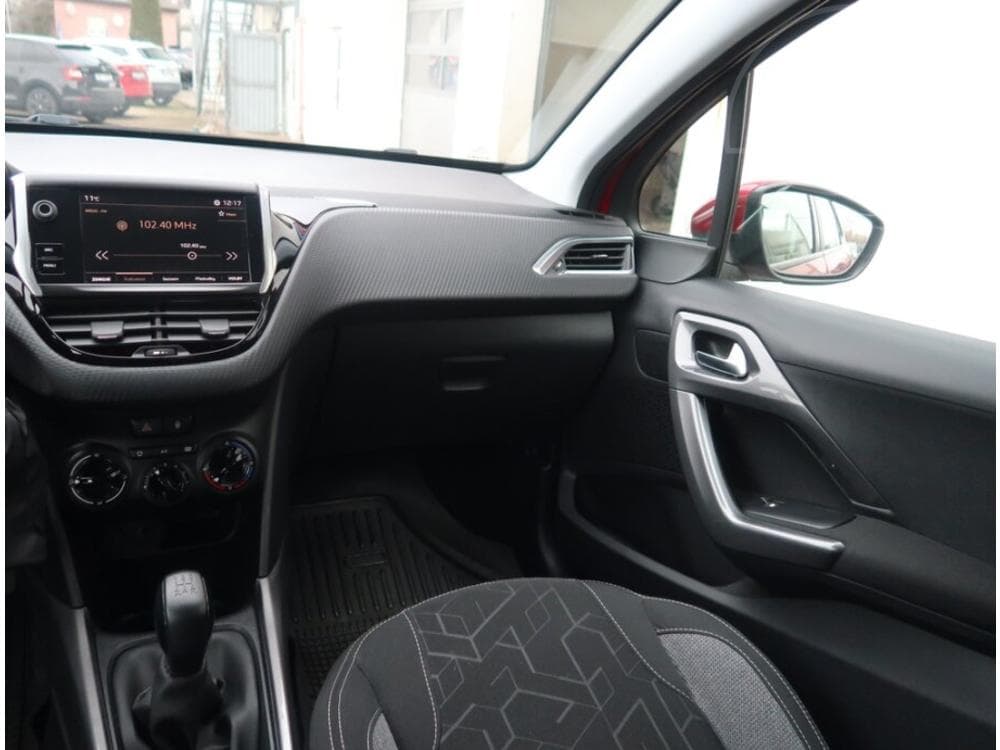 2018 Peugeot 2008 - 8