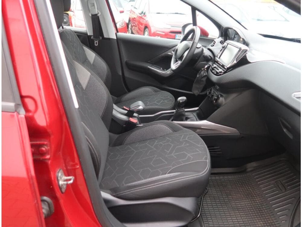 2018 Peugeot 2008 - 9