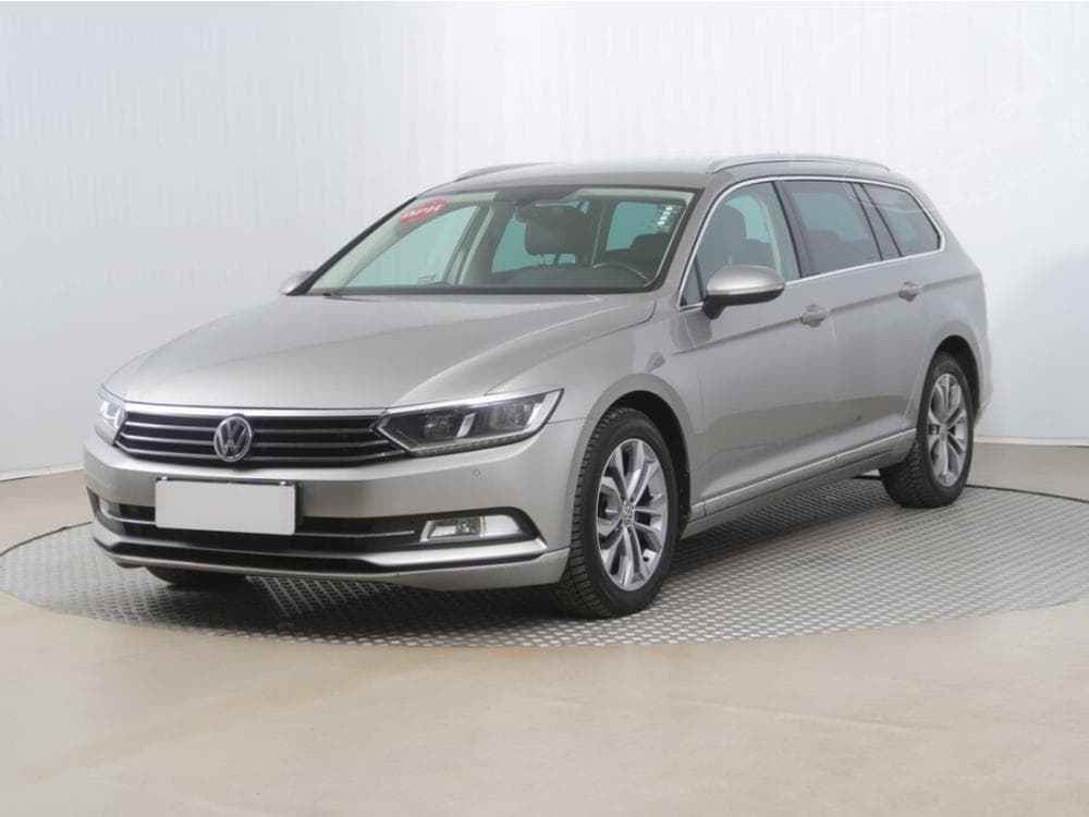 2017 Volkswagen PASSAT - 2