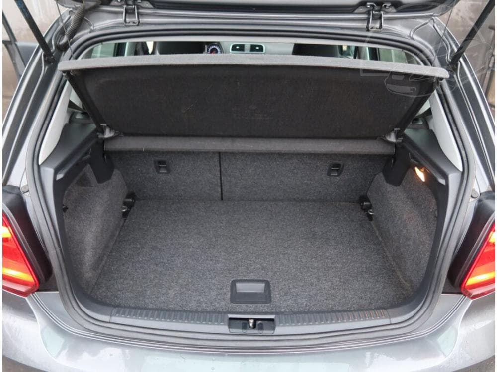 2015 Volkswagen Polo - 13