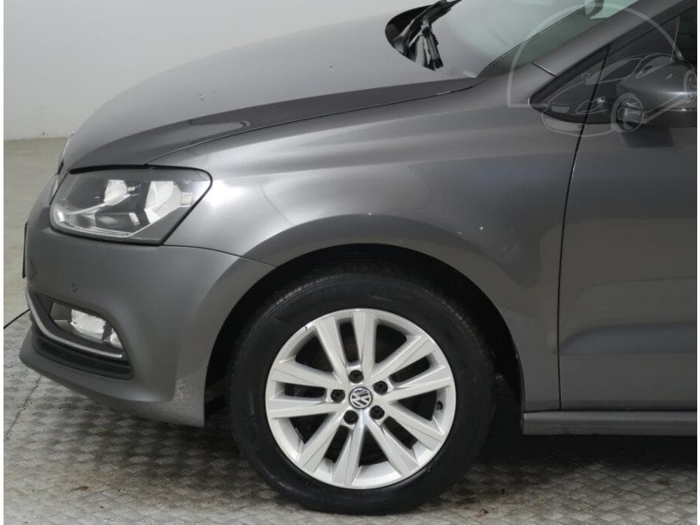 2015 Volkswagen Polo - 14
