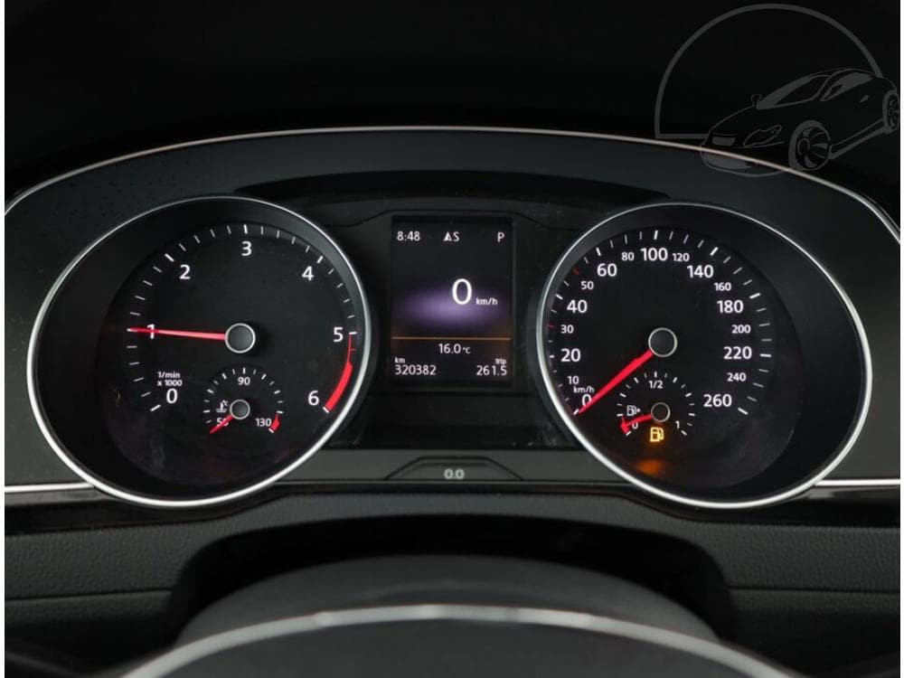 2015 Volkswagen Passat - 9