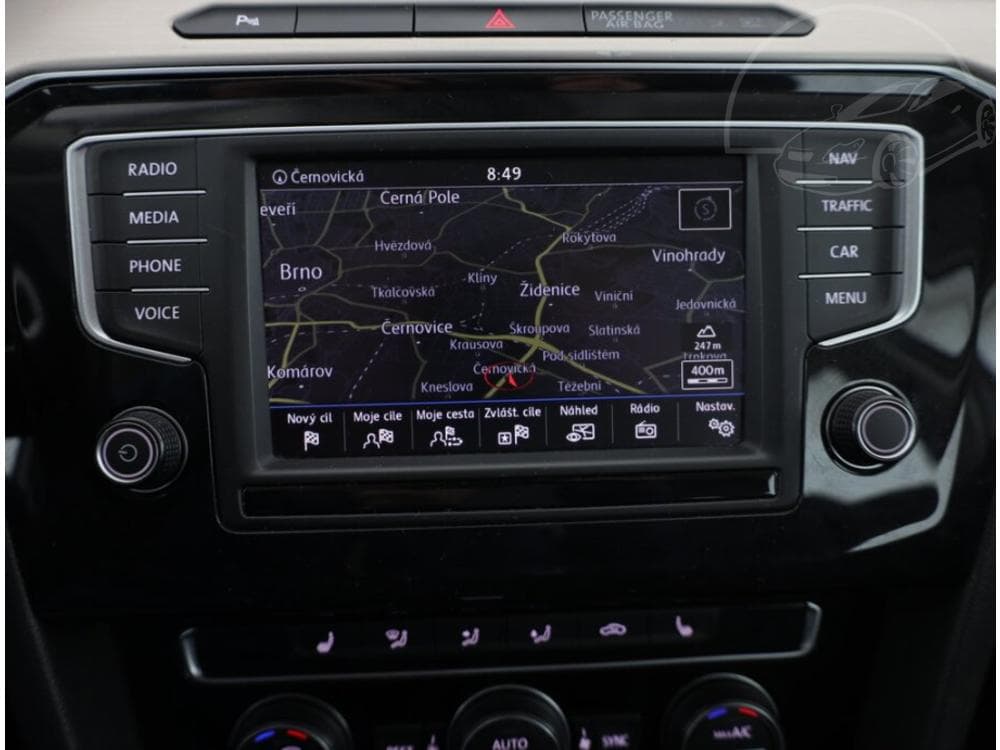 2015 Volkswagen Passat - 13