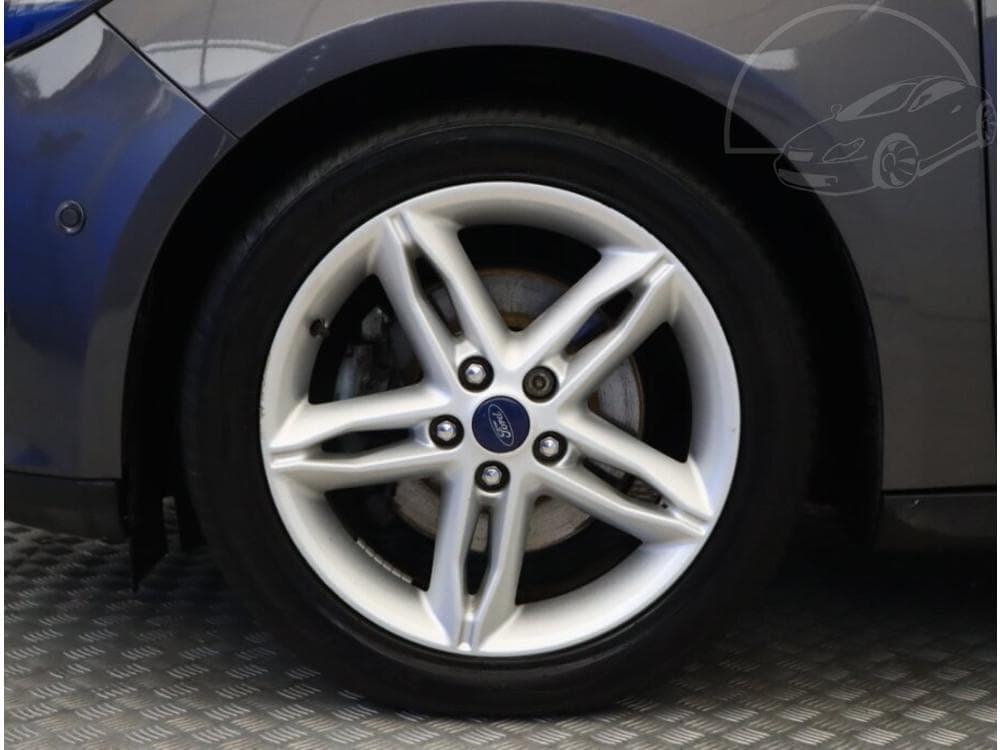 2015 Ford FOCUS - 13