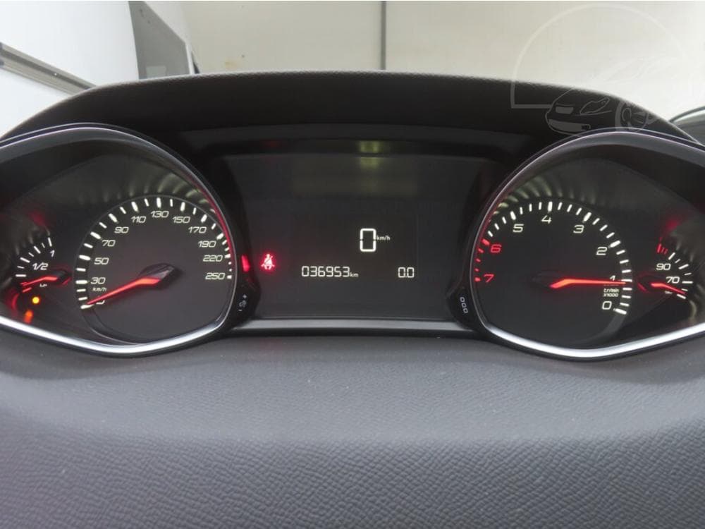 2017 Peugeot 308 - 11