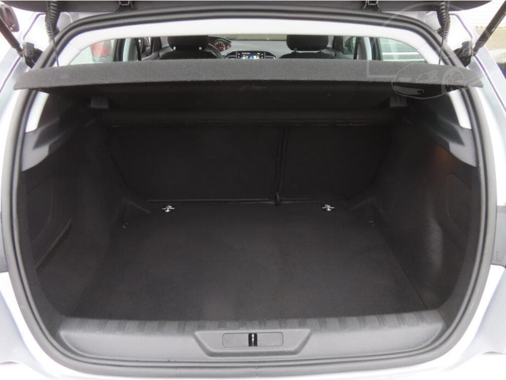 2017 Peugeot 308 - 14