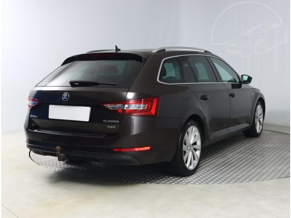 2016 Škoda SUPERB - 13