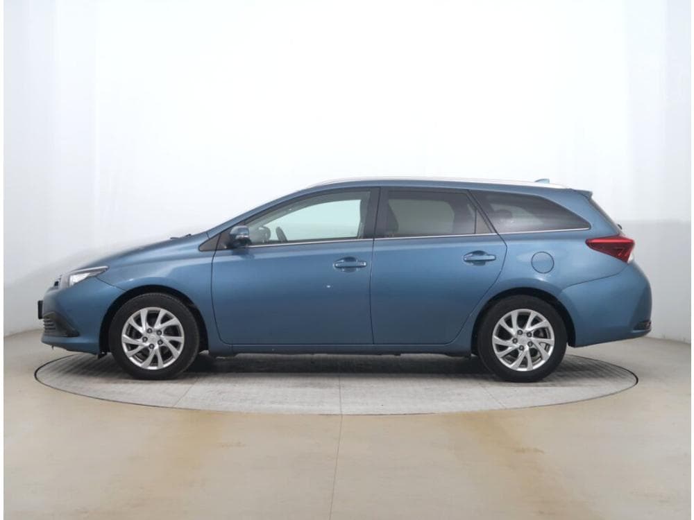 2015 Toyota Auris - 3