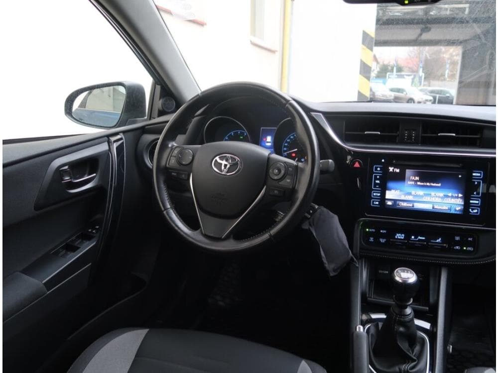 2015 Toyota Auris - 7