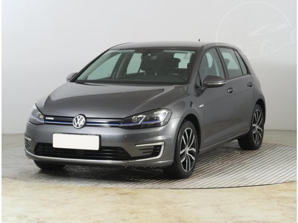 2020 Volkswagen Golf - 2