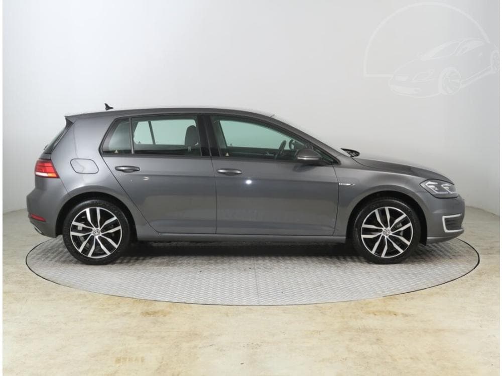 2020 Volkswagen Golf - 6