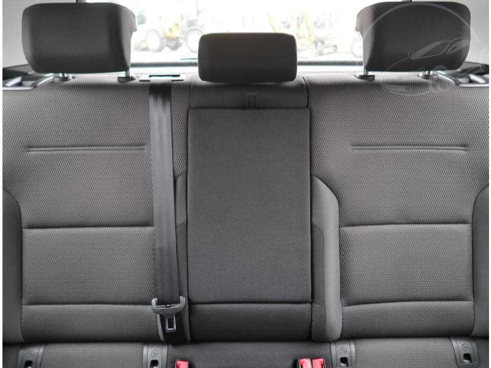 2020 Volkswagen Golf - 10