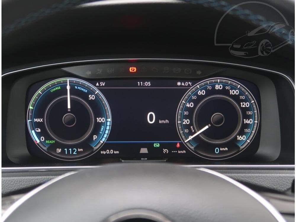 2020 Volkswagen Golf - 11