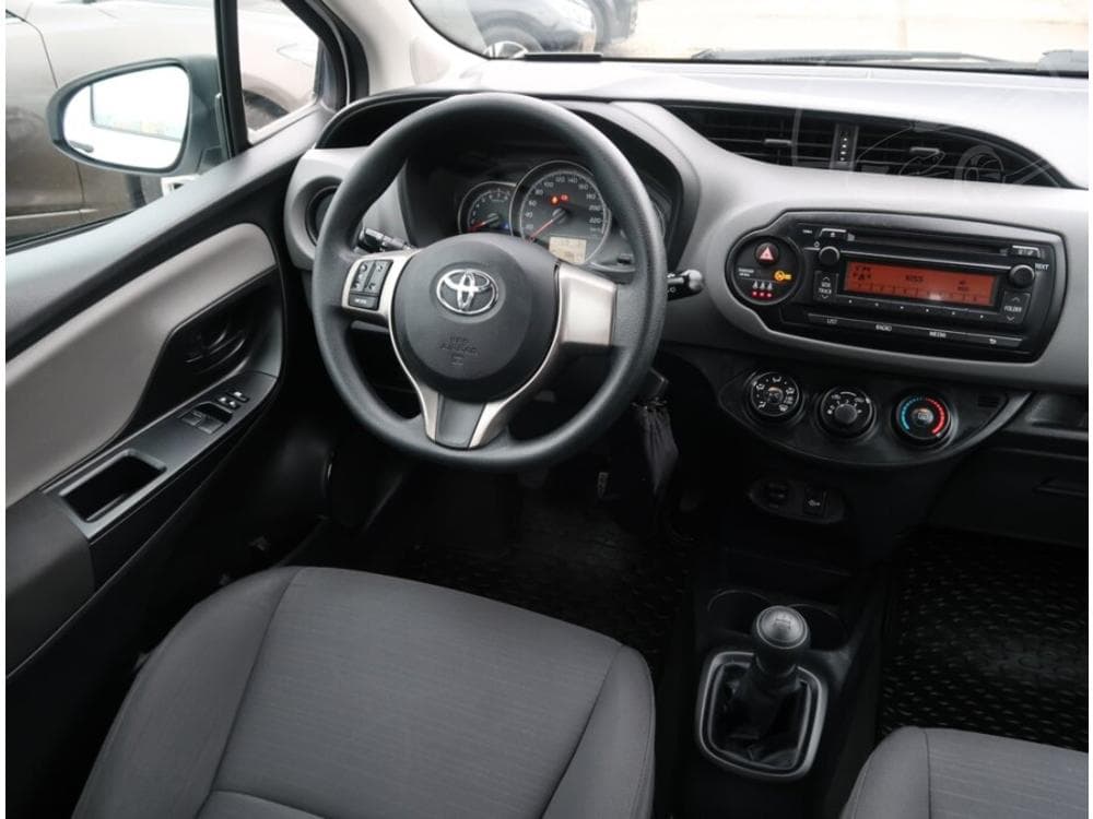 2014 Toyota YARIS - 7
