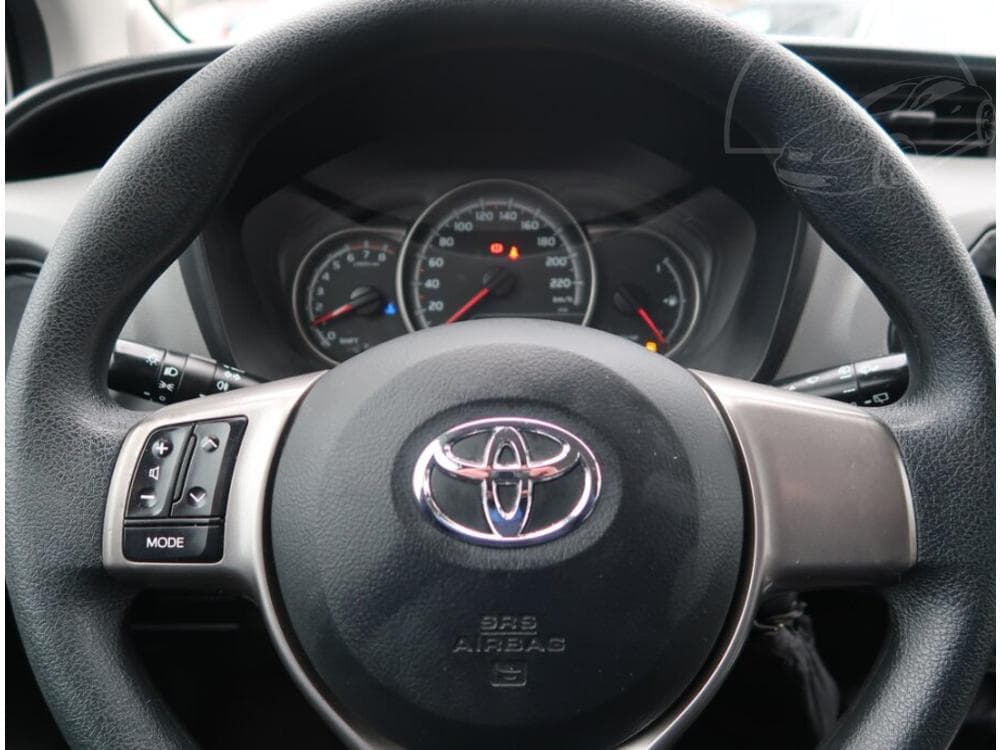 2014 Toyota YARIS - 14
