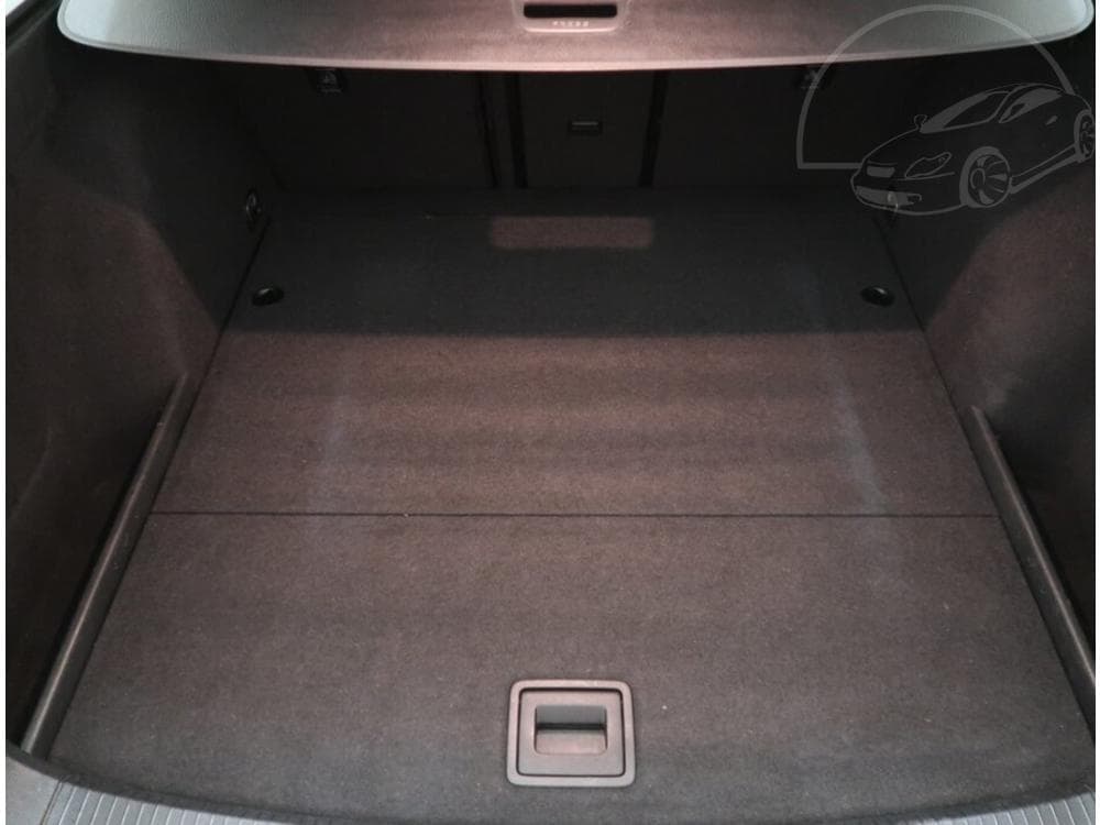 2016 Volkswagen Golf - 12