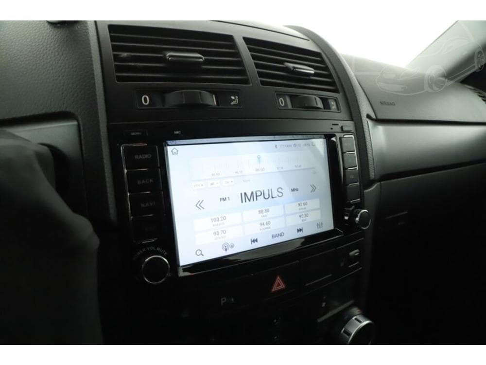 2006 Volkswagen Touareg - 9