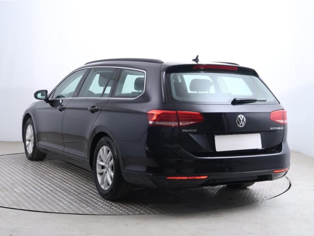 2015 Volkswagen PASSAT - 4