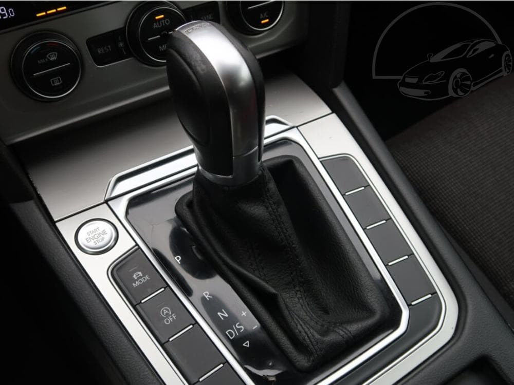 2015 Volkswagen PASSAT - 13