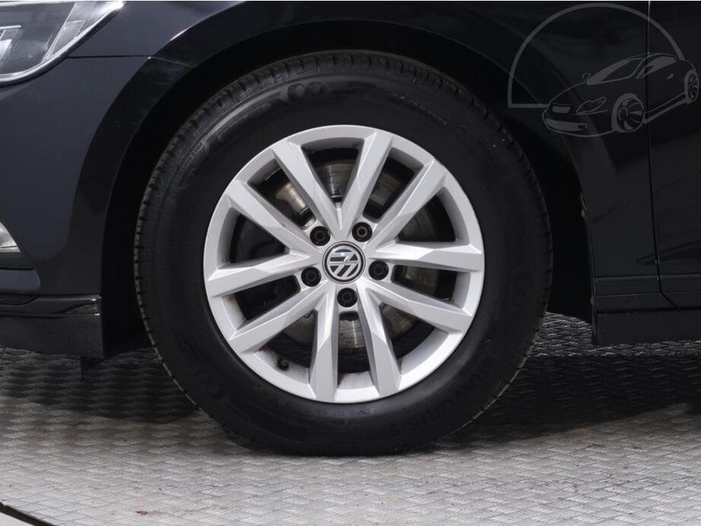 2015 Volkswagen PASSAT - 15