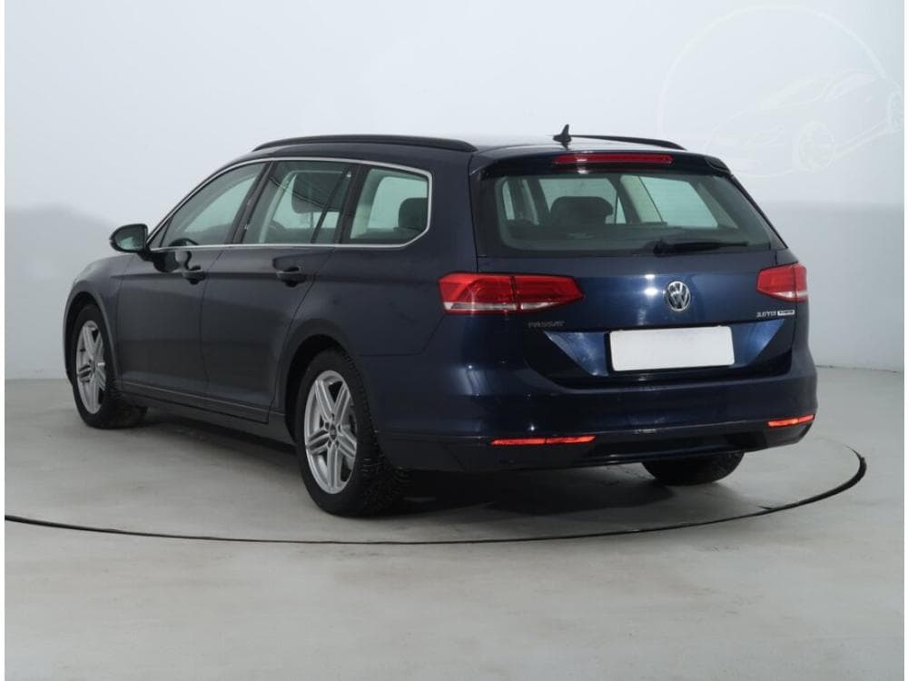 2017 Volkswagen PASSAT - 4